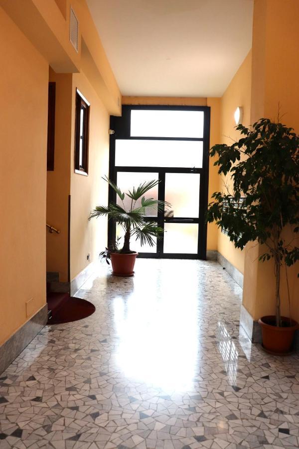 * La Casa Di Arti * 25 Min Dal Duomo Apartman Milánó Kültér fotó